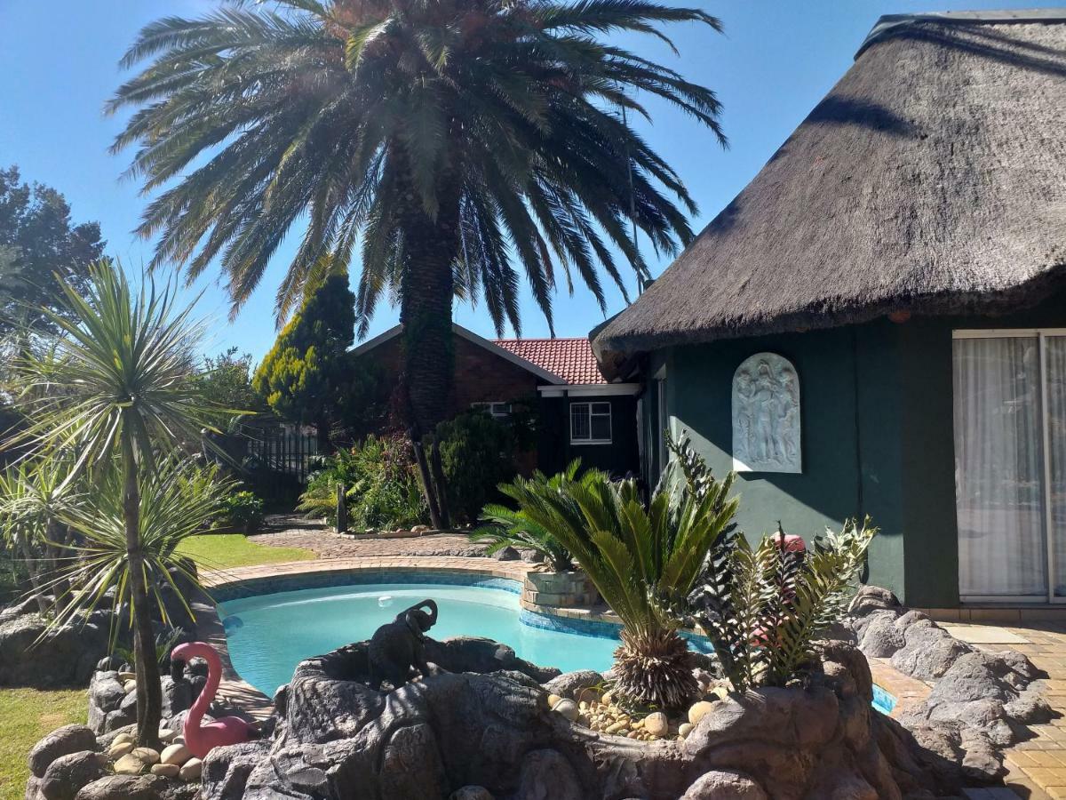 African Elephant'S Den Klerksdorp Eksteriør billede