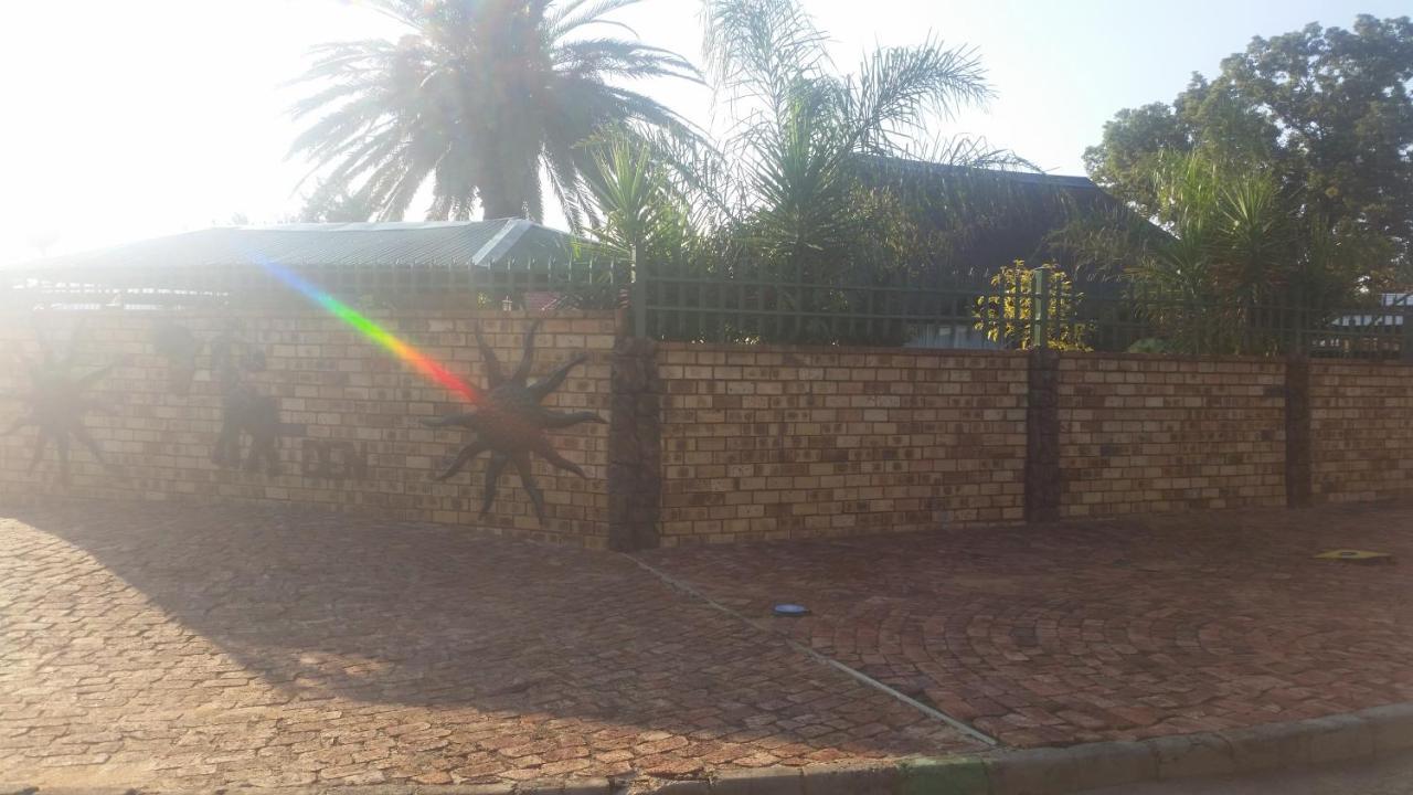 African Elephant'S Den Klerksdorp Eksteriør billede